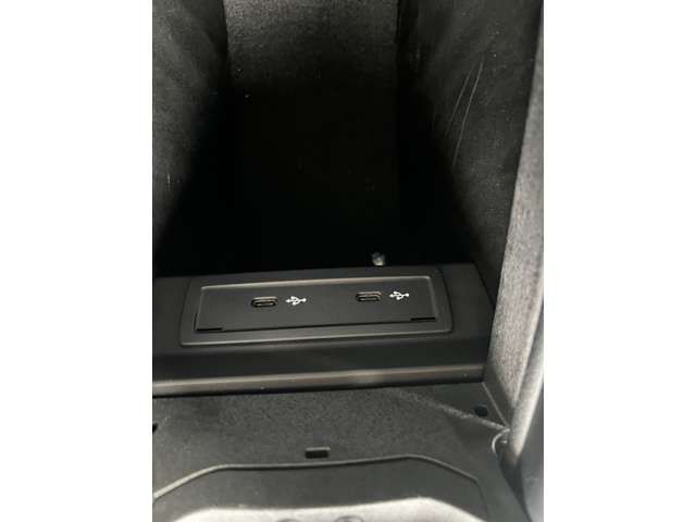 MERCEDES BENZ EQB 2023 Image 31