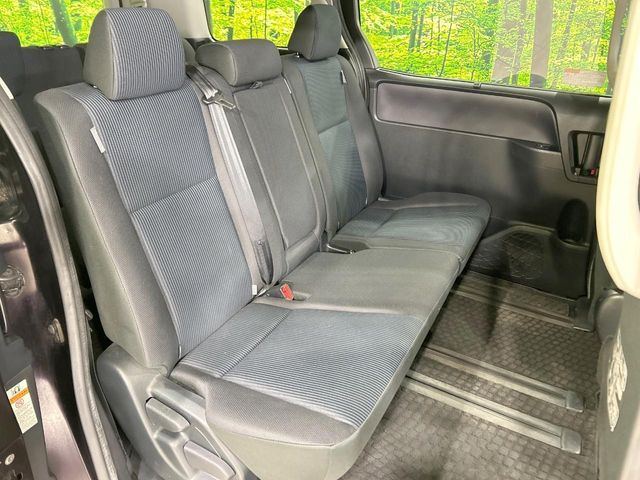 TOYOTA NOAH 2017 Image 31