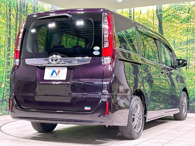 TOYOTA NOAH 2017 Image 31