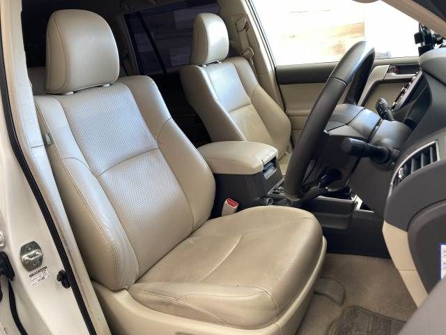 TOYOTA LANDCRUISER PRADO 2022 Image 31