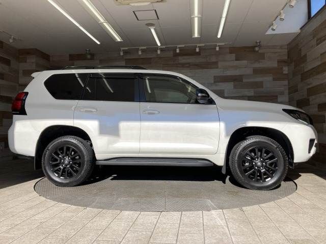 TOYOTA LANDCRUISER PRADO 2022 Image 31