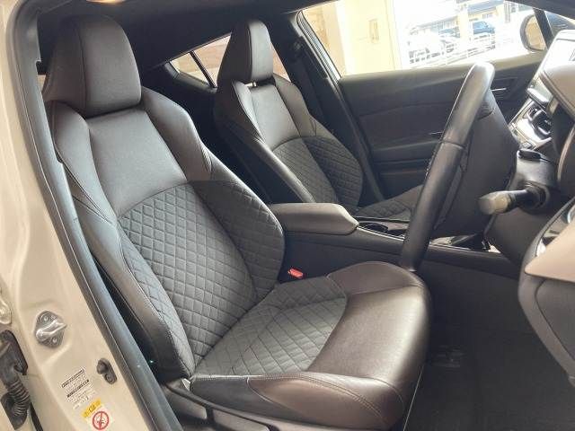 TOYOTA C-HR 2017 Image 31