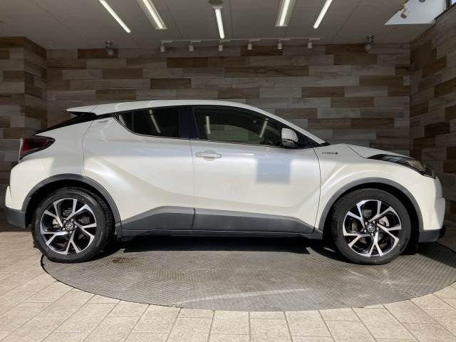 TOYOTA C-HR 2017 Image 31