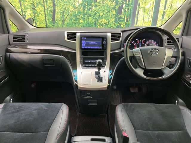 TOYOTA VELLFIRE 2013 Image 31