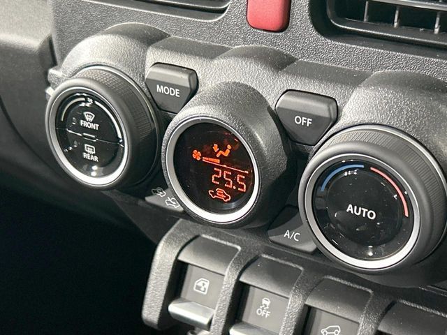 SUZUKI JIMNY NOMADE 2025 Image 31