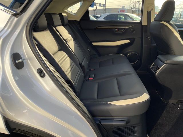 TOYOTA LEXUS NX300 2018 Image 31