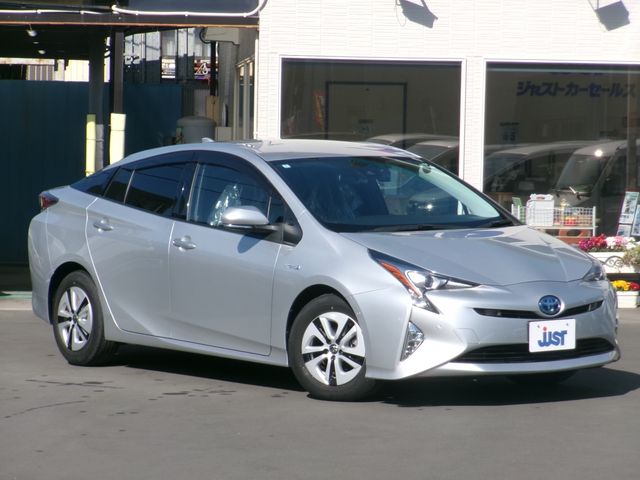 TOYOTA PRIUS 2018 Image 31