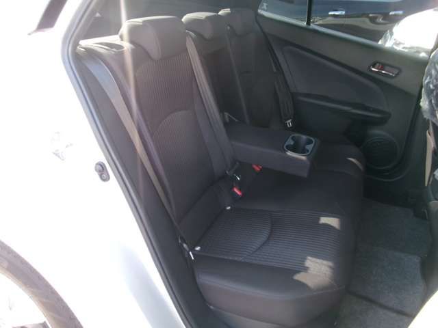 TOYOTA PRIUS 2018 Image 31