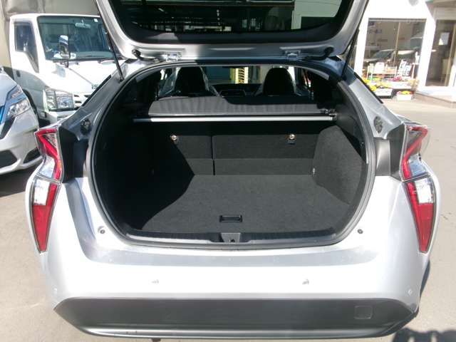 TOYOTA PRIUS 2018 Image 31