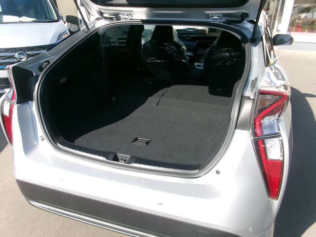 TOYOTA PRIUS 2018 Image 31