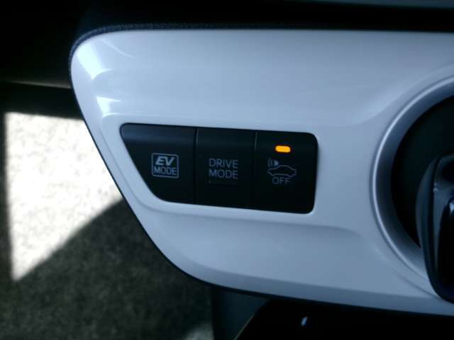 TOYOTA PRIUS 2018 Image 31