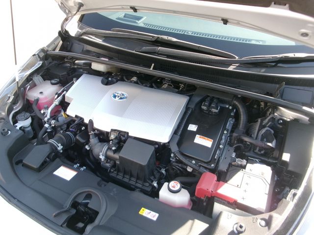 TOYOTA PRIUS 2018 Image 31