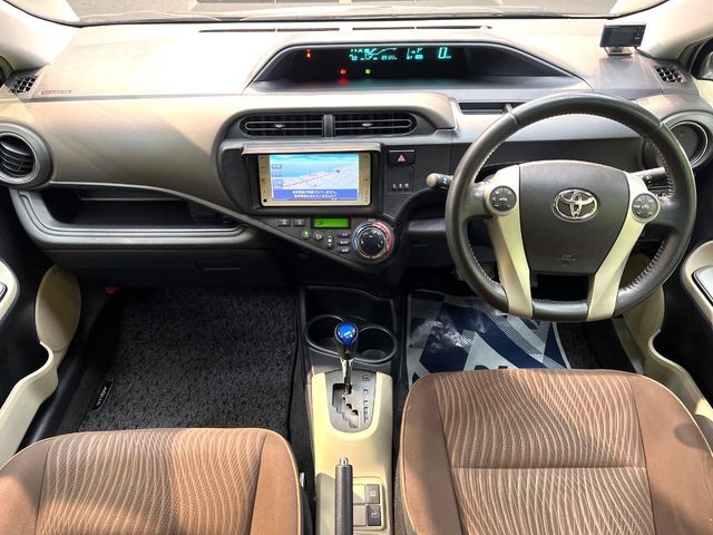 TOYOTA AQUA 2013 Image 31