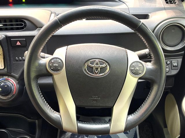 TOYOTA AQUA 2013 Image 31