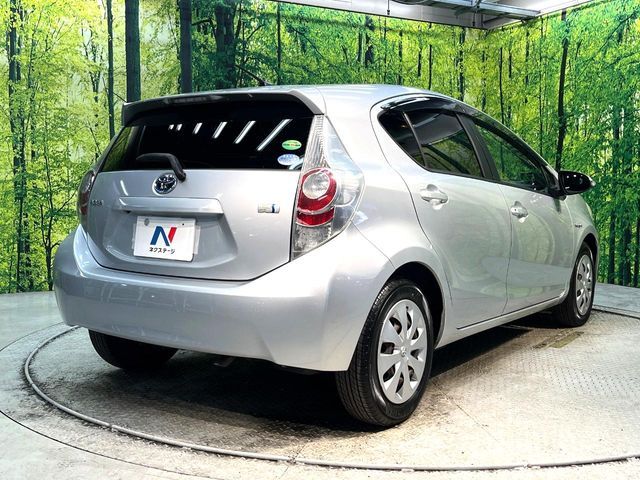 TOYOTA AQUA 2013 Image 31