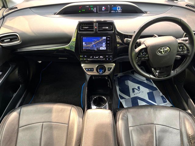 TOYOTA PRIUS 2018 Image 31