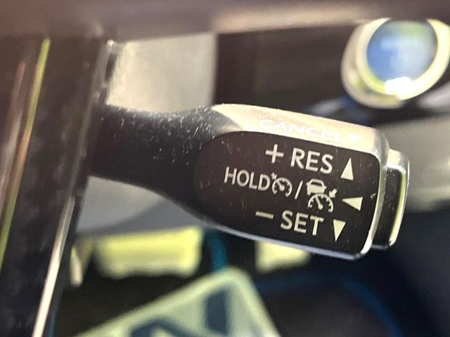 TOYOTA PRIUS 2018 Image 31