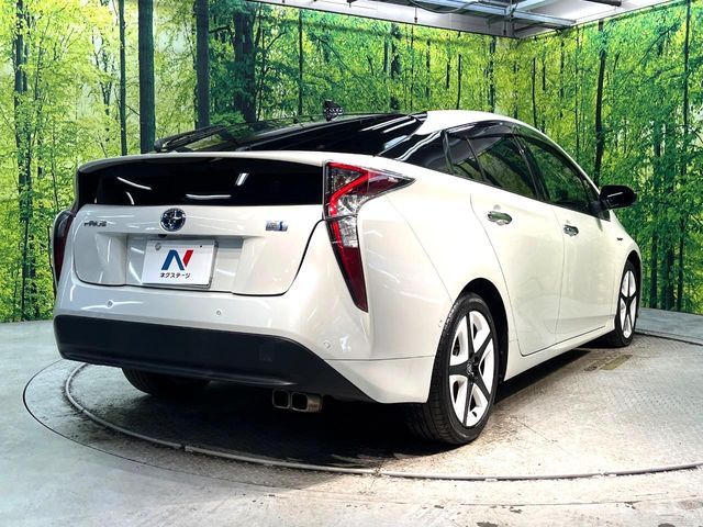 TOYOTA PRIUS 2018 Image 31