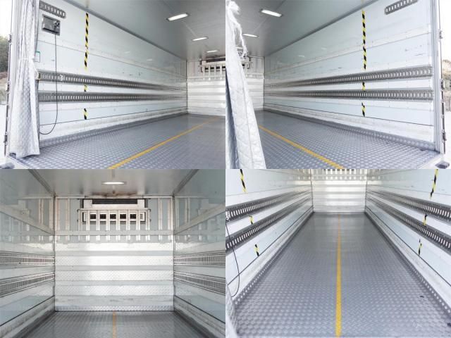 MITSUBISHI FUSOU FIGHTER 2012 Image 31