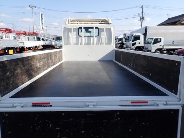 HINO DUTRO 2019 Image 31