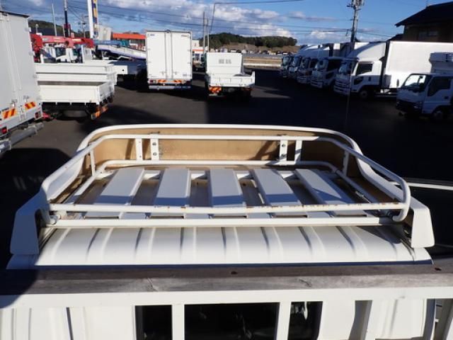 HINO DUTRO 2019 Image 31