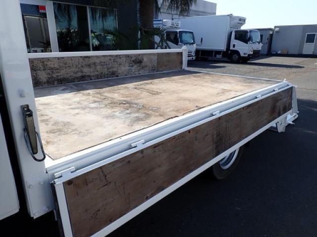 HINO DUTRO 2015 Image 31