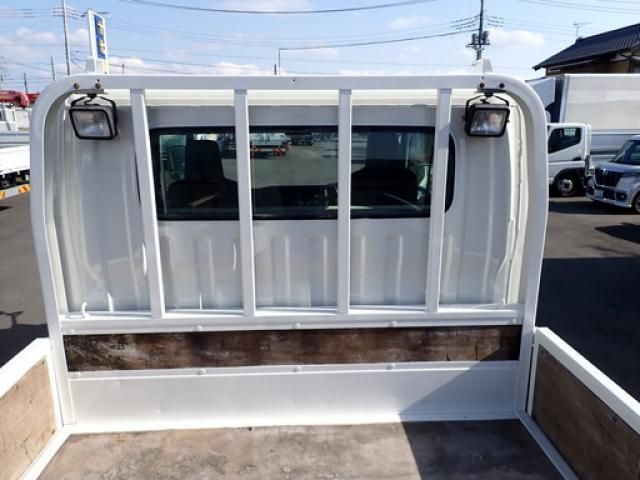 HINO DUTRO 2015 Image 31