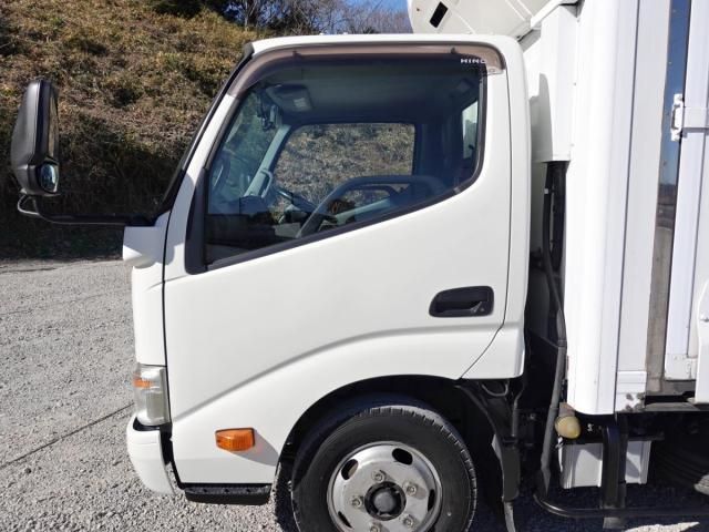 HINO DUTRO 2012 Image 31