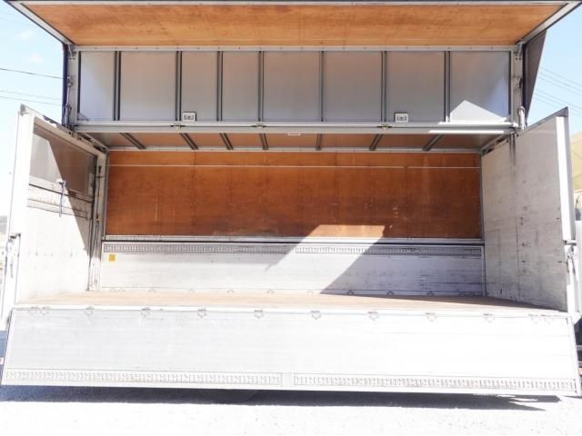 MITSUBISHI FUSOU FIGHTER 2006 Image 31