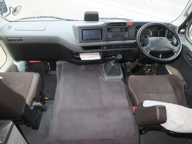 HINO LIESSE 2018 Image 31