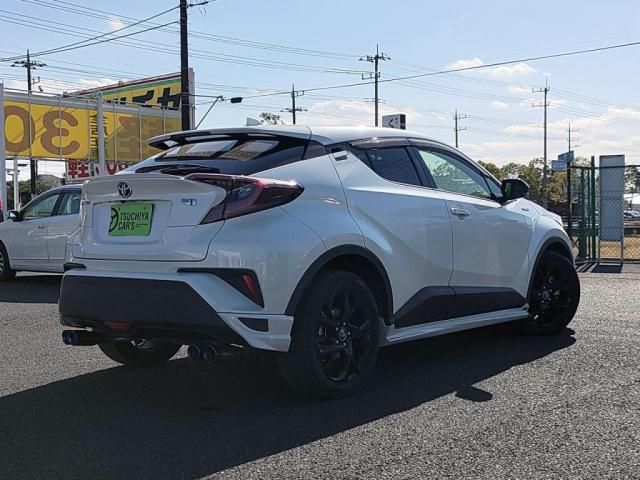 TOYOTA C-HR 2017 Image 31