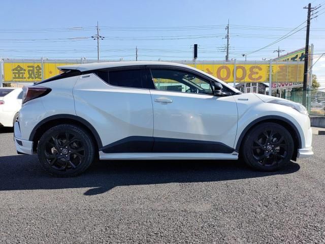 TOYOTA C-HR 2017 Image 31