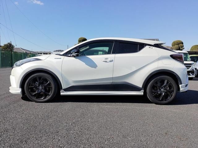 TOYOTA C-HR 2017 Image 31