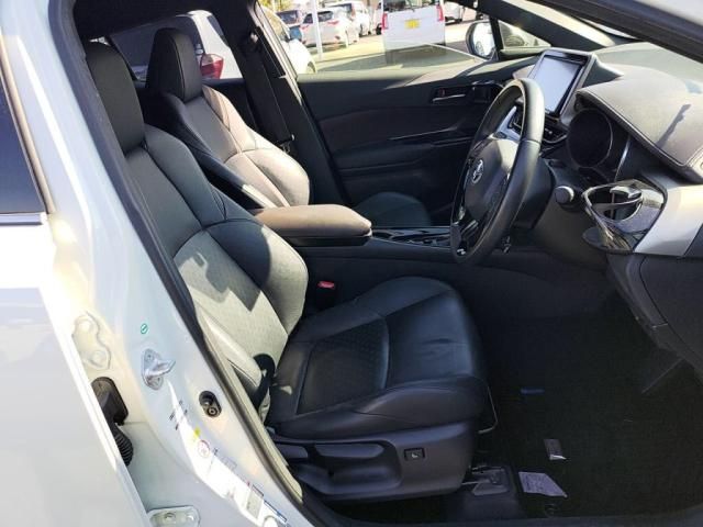 TOYOTA C-HR 2017 Image 31