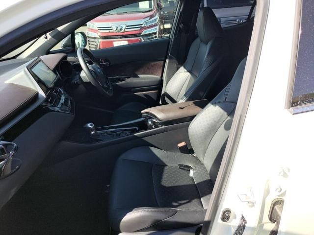 TOYOTA C-HR 2017 Image 31