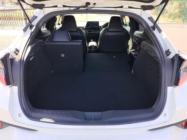 TOYOTA C-HR 2017 Image 31