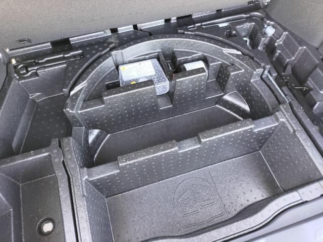 TOYOTA C-HR 2017 Image 31