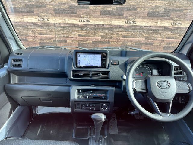 DAIHATSU HIJET TRUCK 4WD 2022 Image 31