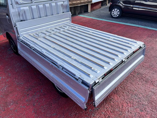 DAIHATSU HIJET TRUCK 4WD 2022 Image 31