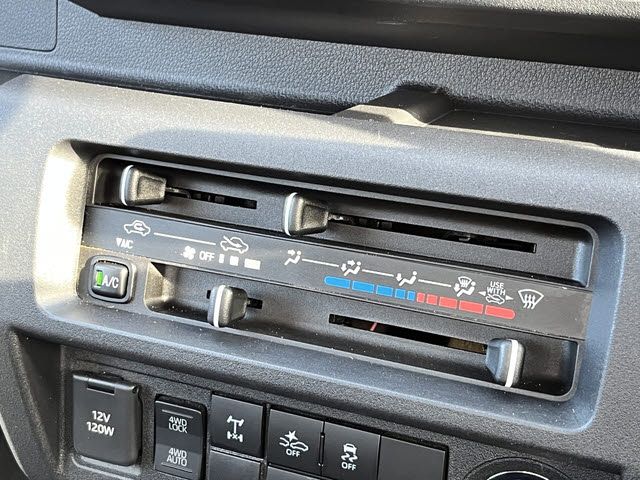 DAIHATSU HIJET TRUCK 4WD 2022 Image 31