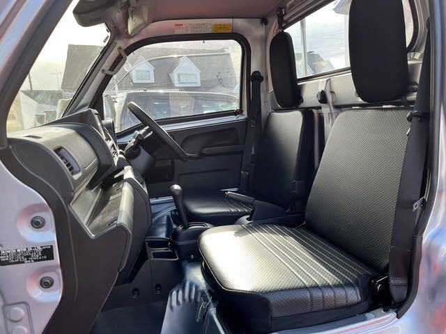 DAIHATSU HIJET TRUCK 4WD 2022 Image 31