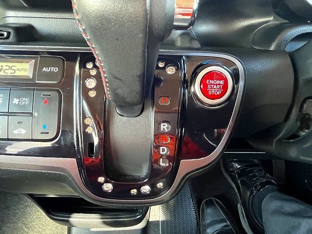 HONDA N BOX CUSTOM 2014 Image 31