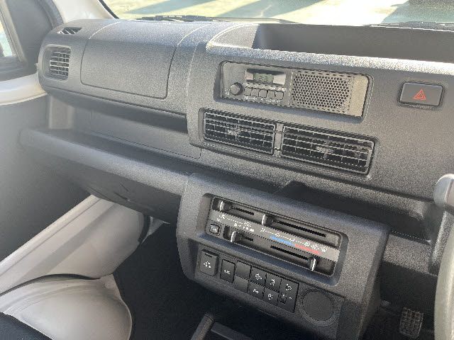 DAIHATSU HIJET TRUCK 4WD 2022 Image 31