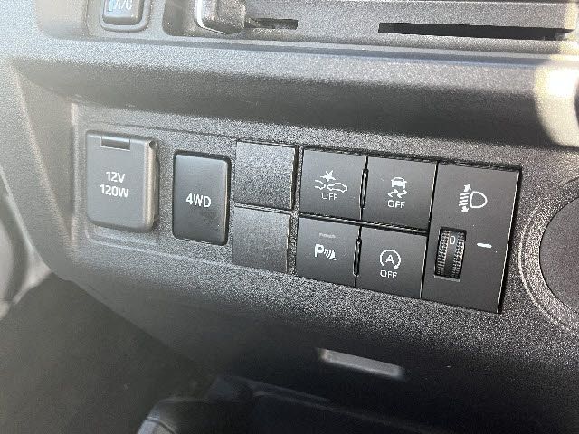 DAIHATSU HIJET TRUCK 4WD 2022 Image 31