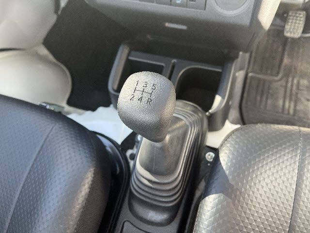 DAIHATSU HIJET TRUCK 4WD 2022 Image 31