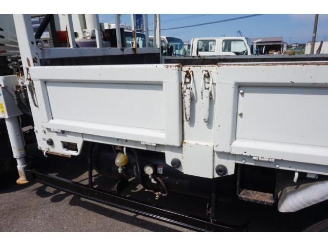 MITSUBISHI CANTER 2004 Image 31