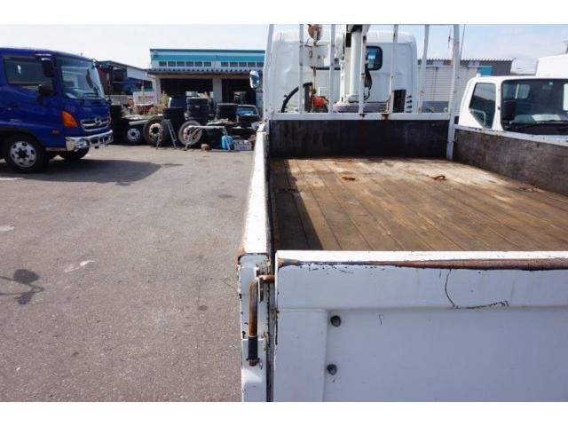 MITSUBISHI CANTER 2004 Image 31