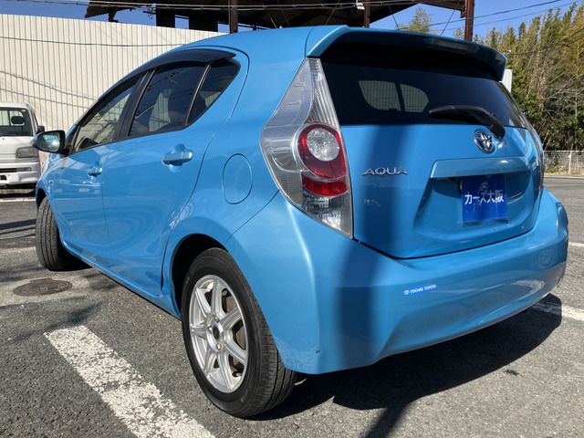 TOYOTA AQUA 2013 Image 31