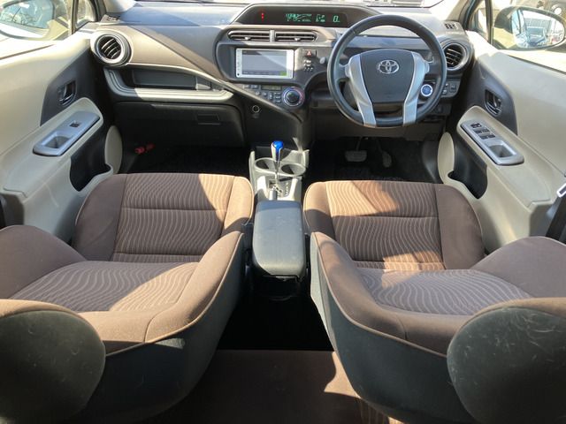 TOYOTA AQUA 2013 Image 31