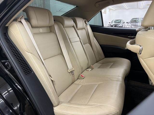 TOYOTA CROWN SEDAN HYBRID 2016 Image 31